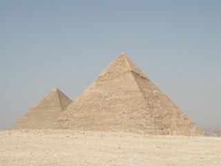 16-5-03-AE-Pyramiden.jpg
